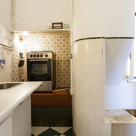 Chiado Place To Be ליסבון