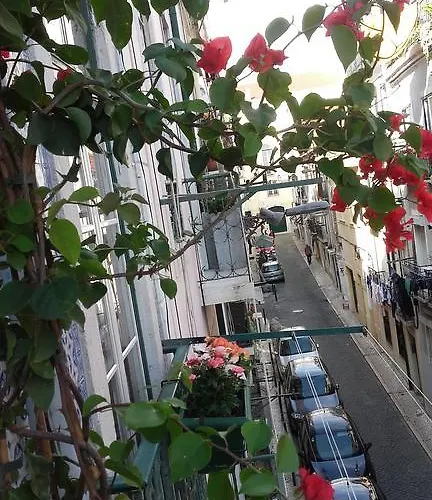 Chiado Place To Be ליסבון